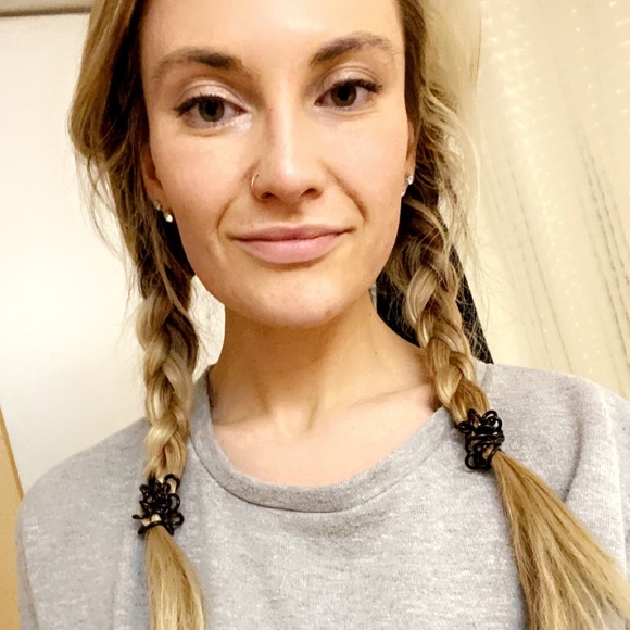 Meet your Posher, Katelynn - Picture 2 of 2